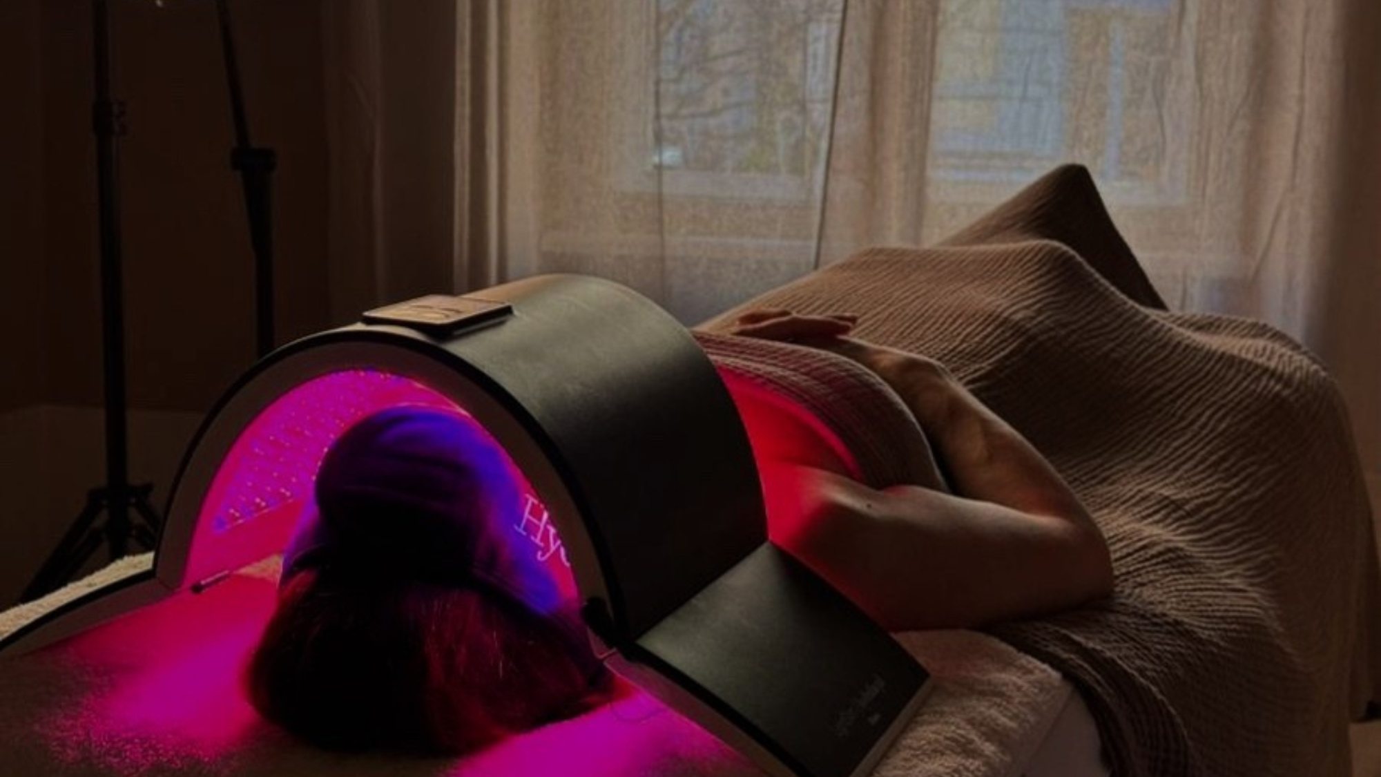 LED-Maske zum Abschluss der Behandlung