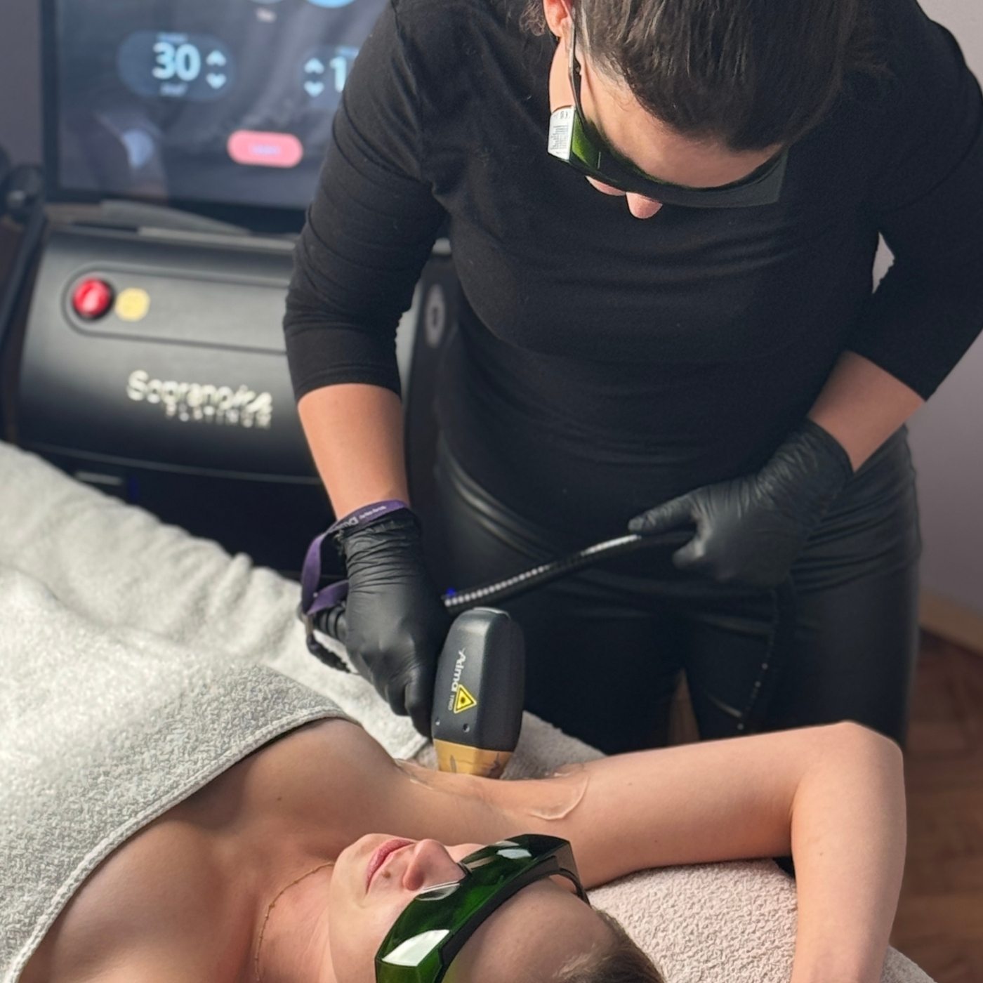 Das gekühlte Handstück des Diodenlasers